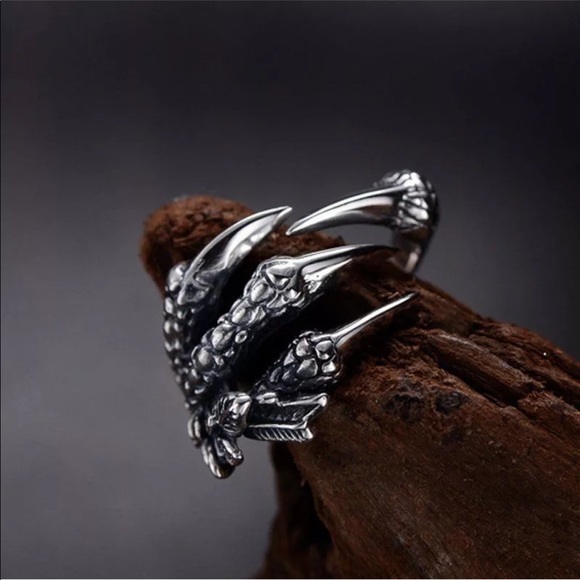 Dragon Talon Claw Ring Novelty - Picture 2 of 7